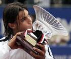 Rafa Nadal drobet trofej